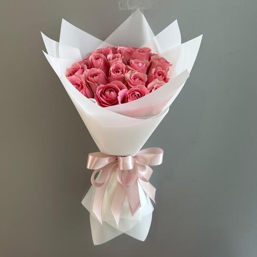 Le bouquet de roses roses