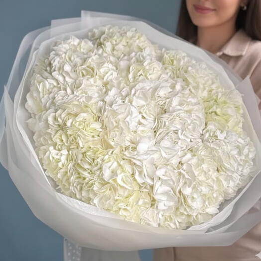 15  White Huge Hydrangea Bouquet