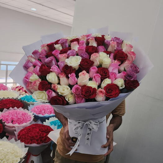 Букет из 101 смешанных роз