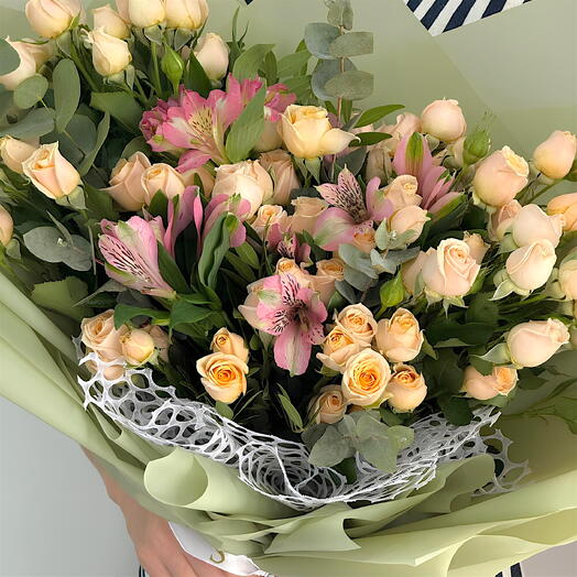 Blush Garden Spray Rose Bouquet