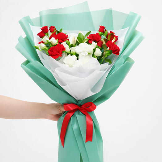 Алая Гармония – Красные   Белые Цветы