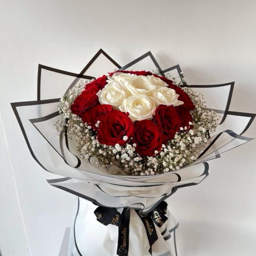 Красно-белые розы