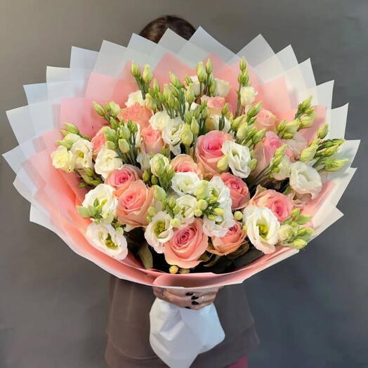 РОЗЫ ЭСПЕРАНС   ЛИЗИАНТУС В БУКЕТЕ