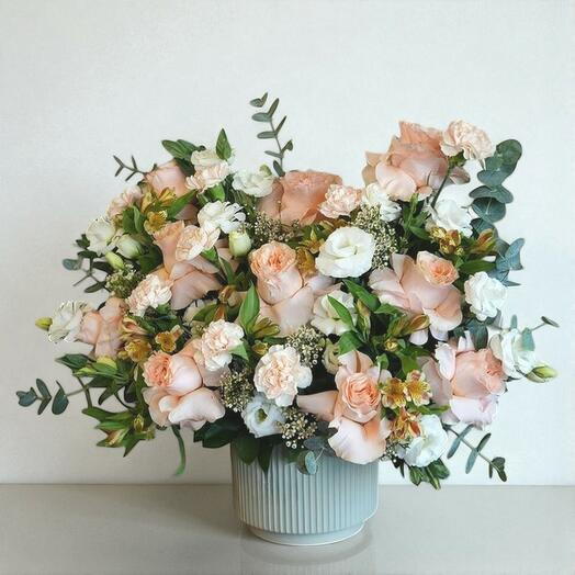 Ceramic vase mix flowers arrangement