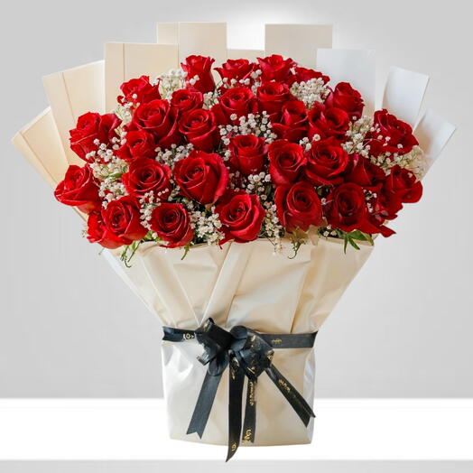 La Rose Bella Premium Red Rose Designer Bouquet