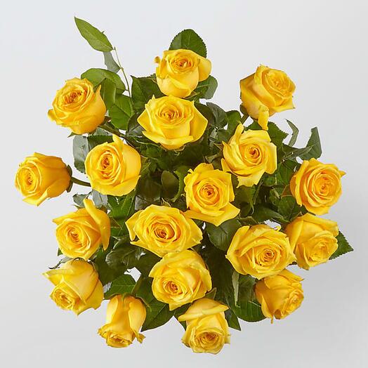 Yellow rose in Vase
