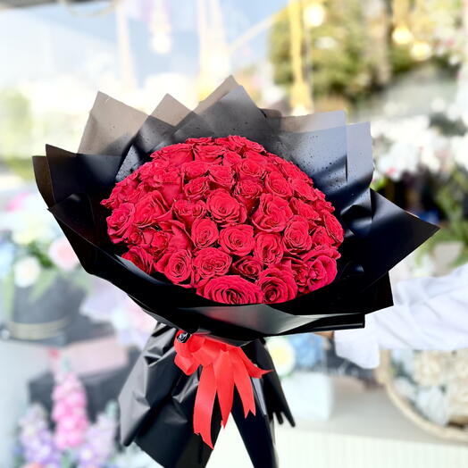 30 Red Roses Bouquet luxury in black