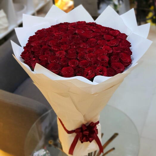 Букет из 100 красных роз
