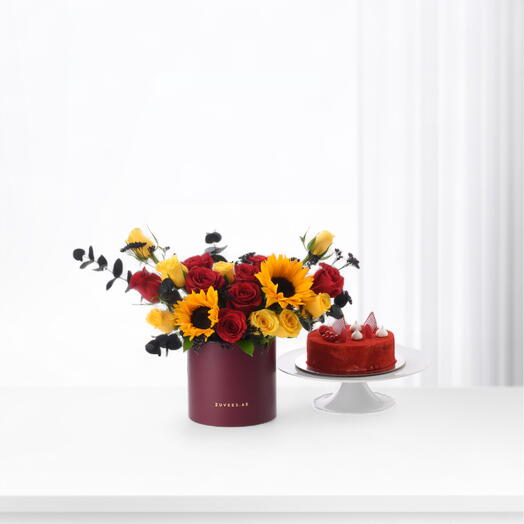 Фирменная коробка Crimson Sol Bloom с красным бархатным тортом