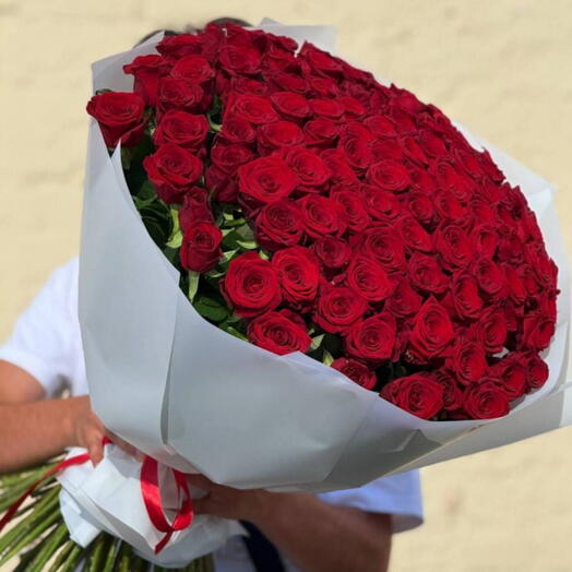 Ramo de 51 rosas rojas de belleza premium