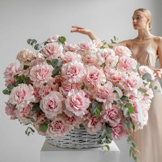 Lover - корзина с 101 розой розового цвета