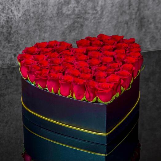 51 Red Roses in Black Heart Box-1513