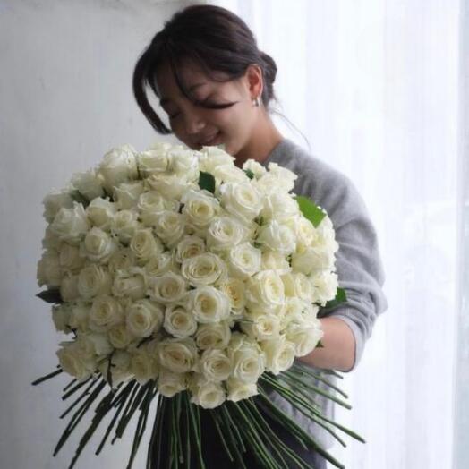 Bouquet of white roses 51