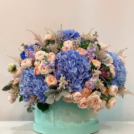 Blue Heaven: Fresh Blue Hydrangea and Cream Baby Roses Mix in a Box