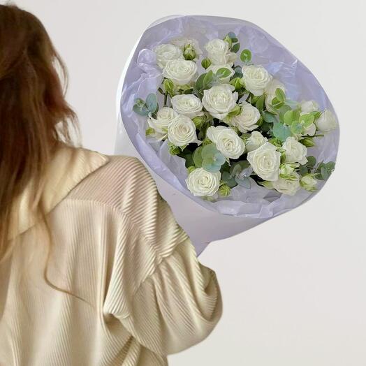 Шепот слоновой кости – букет белых роз
