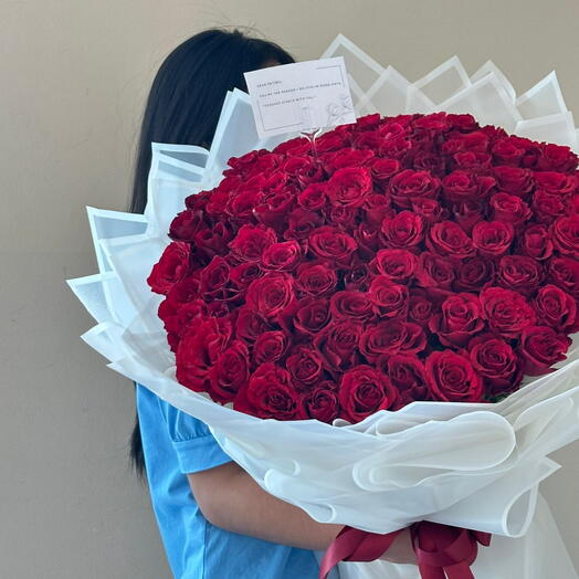 100 red roses
