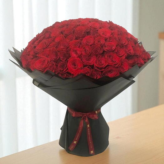 EVER RED ROSES IN A BQT