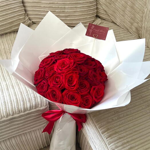 Ramo de lujo de 30 rosas rojas premium