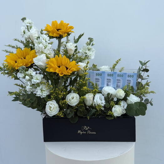 Цветочная коробка с подсолнухами и деньгами