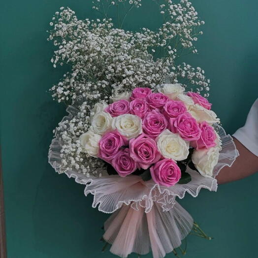 Элегантный букет в льняной обёртке