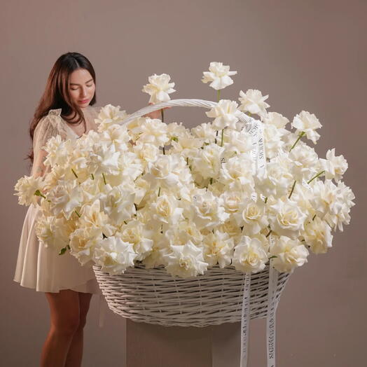 Loyalty _ 101 White Rose Luxurious XL Basket For Anniversary Or Birthday