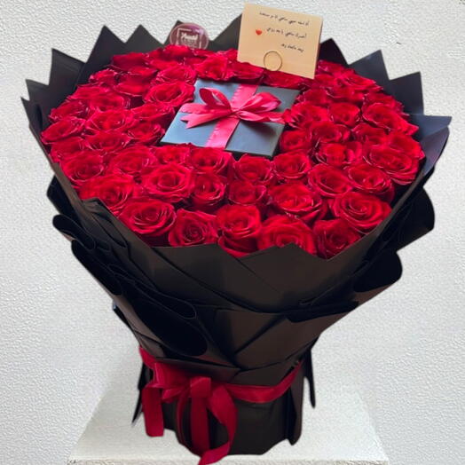 Букет из 125 роскошных красных роз для дня рождения, годовщины или дня святого Валентина