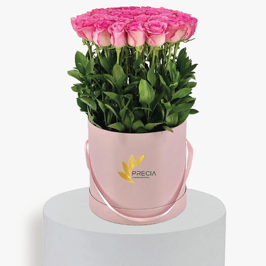 Standing Pink Roses in Round Box