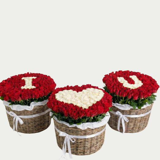 Корзина красных роз – Я люблю тебя 200 роз Роскошный набор