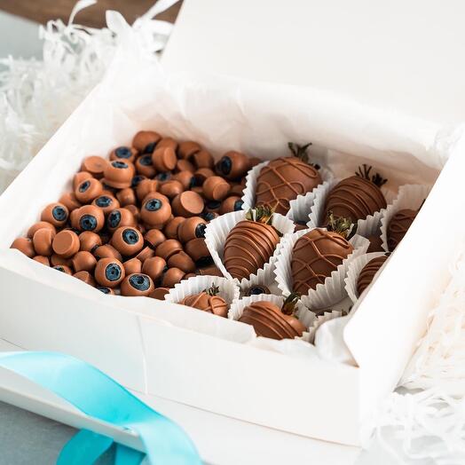 White box (with blueberries)