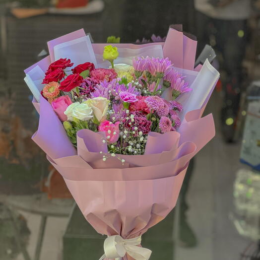 Romantic mix of blooms