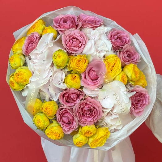 Sunset Sorbet: Bouquet of Roses, Garden Spray Roses and Hydrangeas