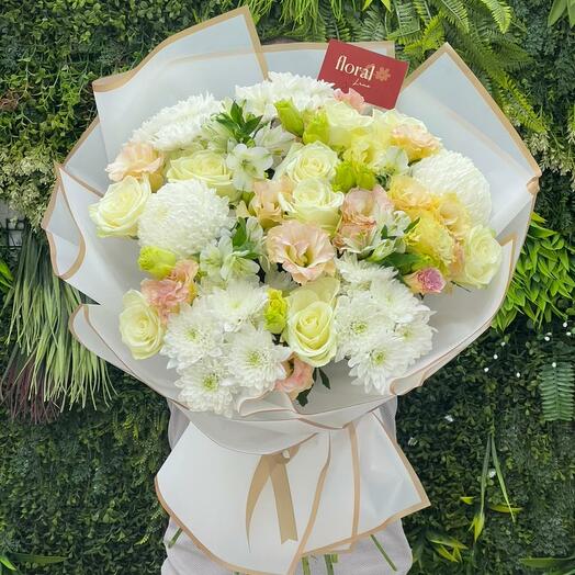 Симфония персиковых лепестков