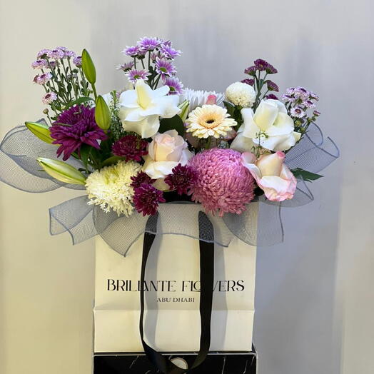 Lovely floral arrangement! 🌸