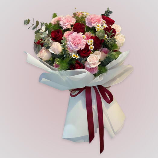 PRINCESSES PINK WHITE : red rose,pink carnation, pink baby rose