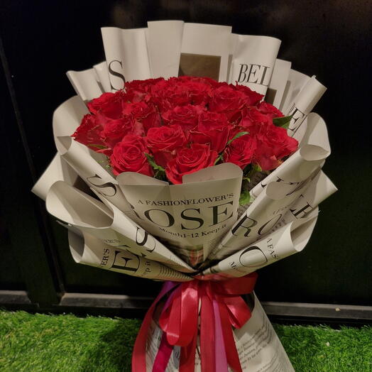 букет фуксиевых роз на день святого валентина