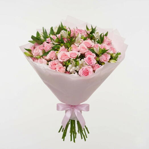 Изысканные жесты: букет к Дню матери из 12 роз-спреев розового цвета и 12 альстромерий