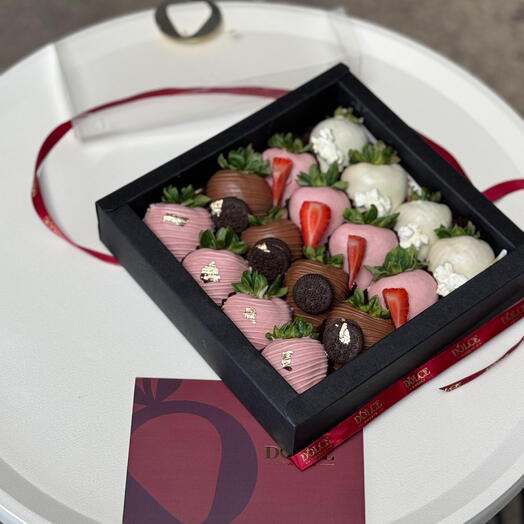 Strawberry box 16 pcs (3)