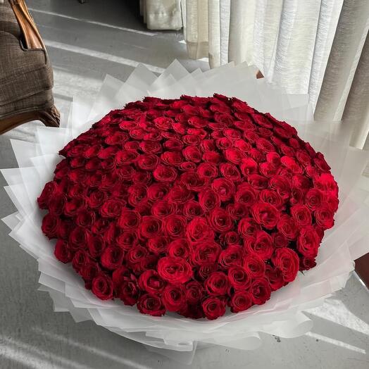 200 красных роз