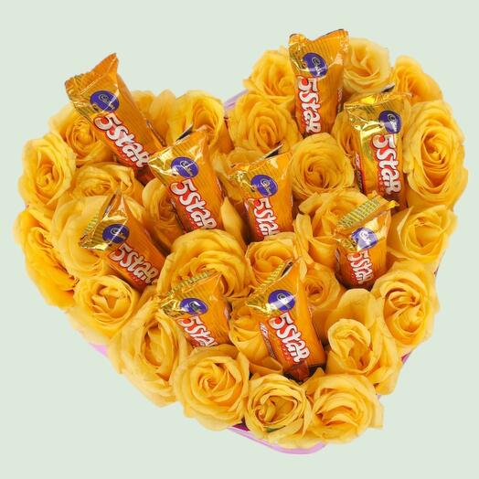 Yellow Rose   Snickers Chocolate Bliss