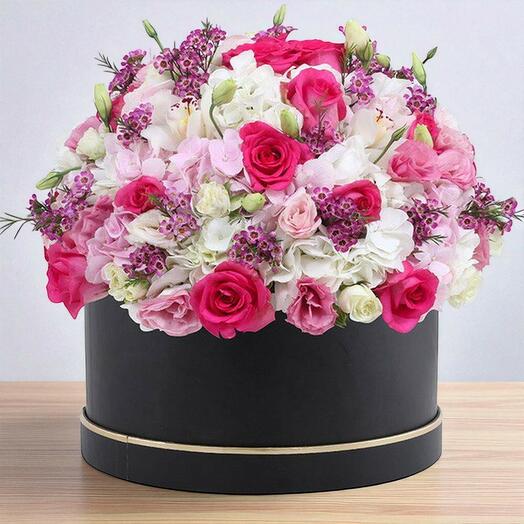 HYDRANGIA  ESTEMO   ROSES IN BOX