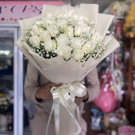 Luxurious 20 White Roses Bouquet