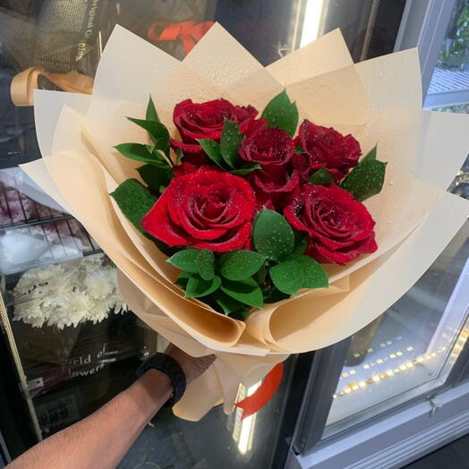 Букет из 7 красных роз