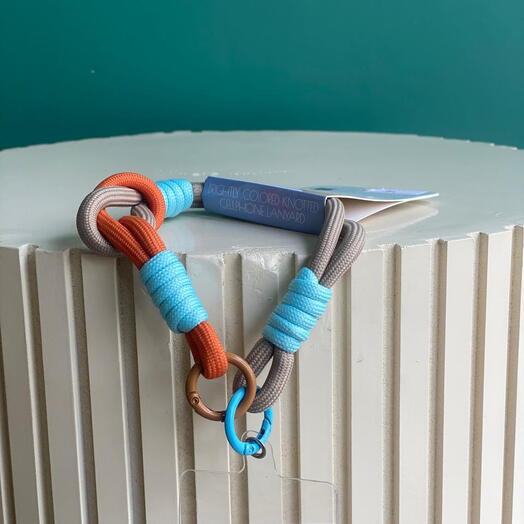 Яркий цветной шнурок для мобильного телефона с узлом