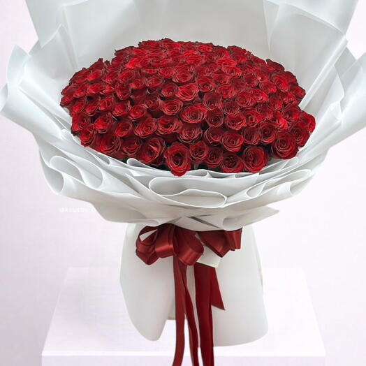 Saint-Valentin Royal _ Bouquet de 115 roses rouges de luxe