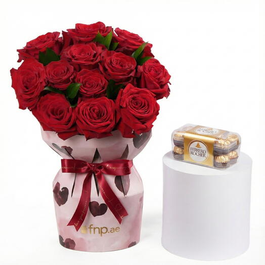 Вневременная элегантность — коробка Love с 15 красными розами и набором Ferrero Rocher