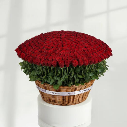 Красные розы: Грандиозный шедевр из 1001 розы