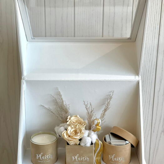 Подарочный набор Trio Double Tan: свеча с консервированной розой и шоколад