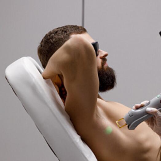 Подарочный сертификат номиналом 1500 AED на косметологические услуги и лазерную эпиляцию