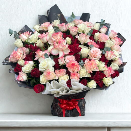 Royal Symphony – 101 разноцветная роза