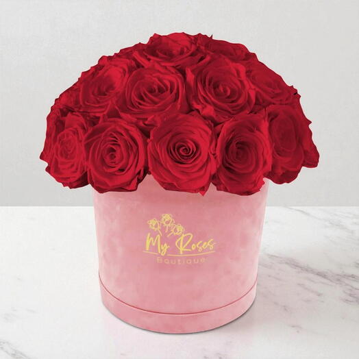 Розовая бархатная коробка с 36 красными розами